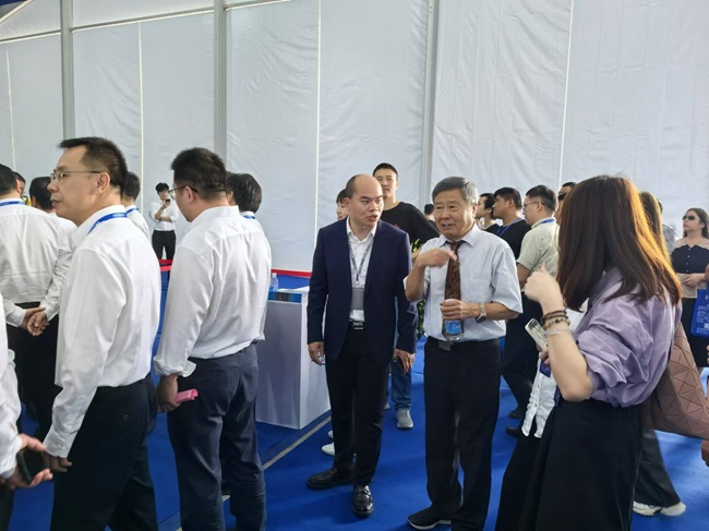 1729234796470372.jpg 938b8d82971e04a58afdef25f6c2c44.jpg